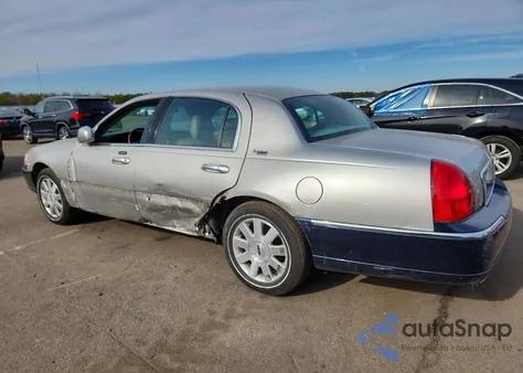2007 Lincoln Town Car Signature Limited from USA, damaged, VIN 1LNHM82V17Y609197